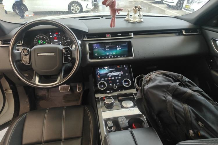 Used Land Rover Range Velar 2018 P380 R-DYNAMIC S Center Console