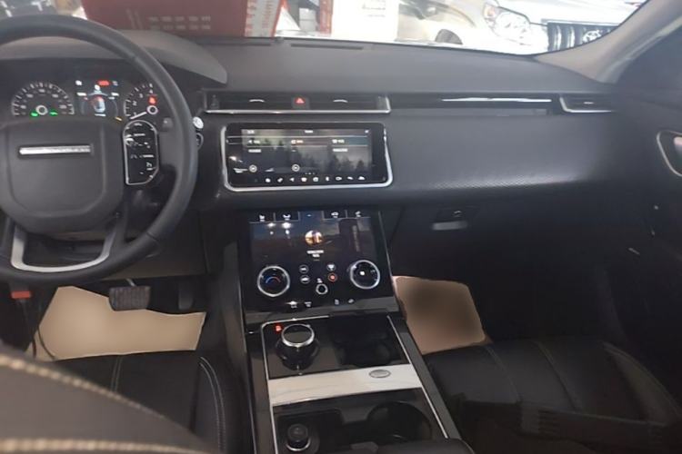 Used Land Rover Range Velar 2018 P300 S Center Console
