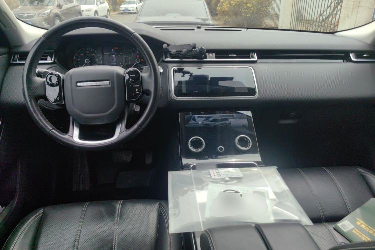 Used Land Rover Range Velar 2018 P250 S Center Console