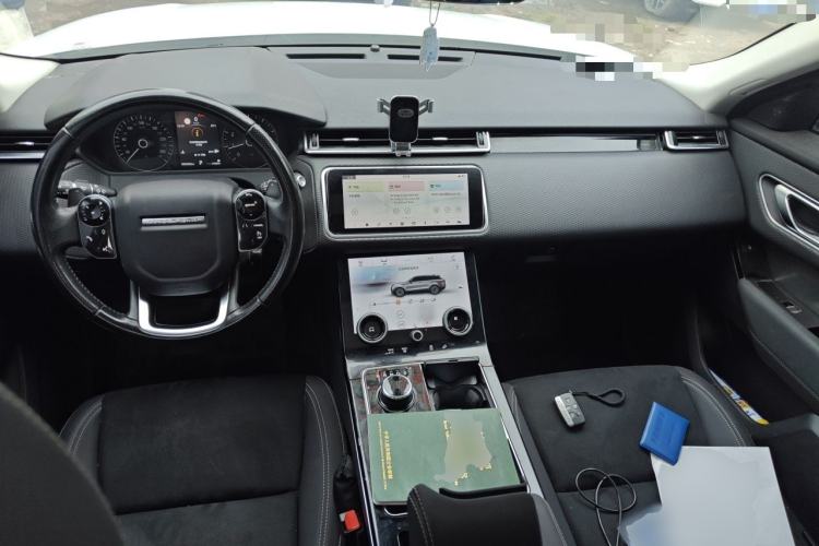 Used Land Rover Range Velar 2018 P250 S Center Console