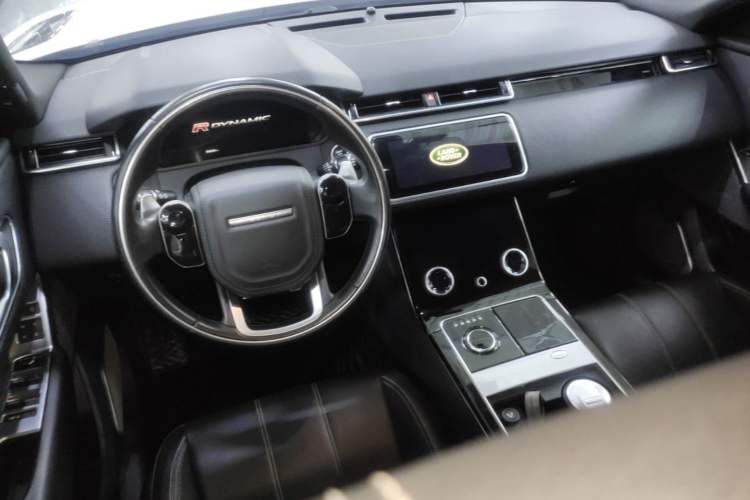 Used Land Rover Range Velar 2018 P380 R-DYNAMIC SE Center Console
