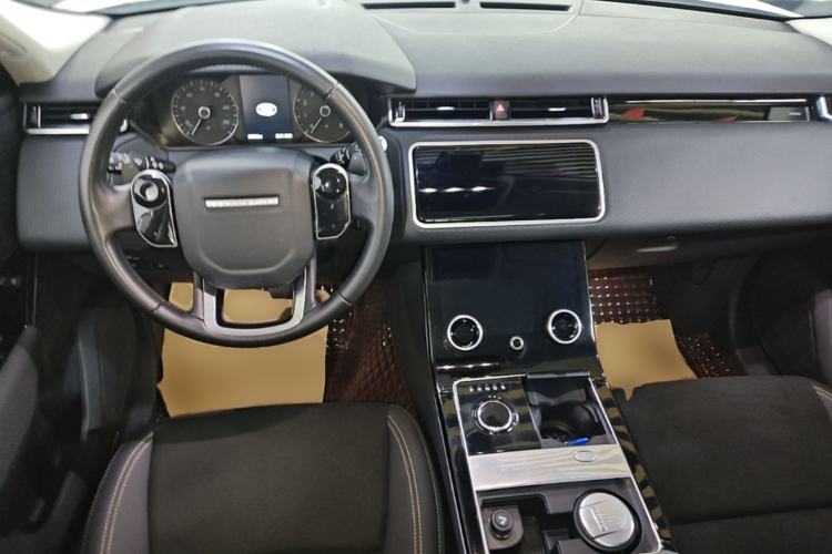 Used Land Rover Range Velar 2018 P250 S Center Console