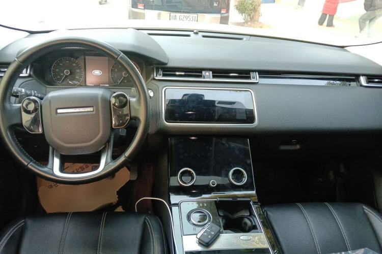 Used Land Rover Range Velar 2018 P380 S Center Console