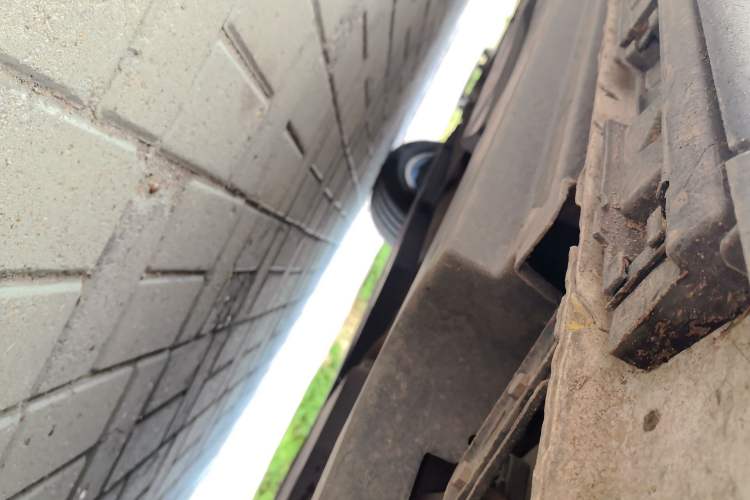 Used Land Rover Range Velar  Chassis Front Right