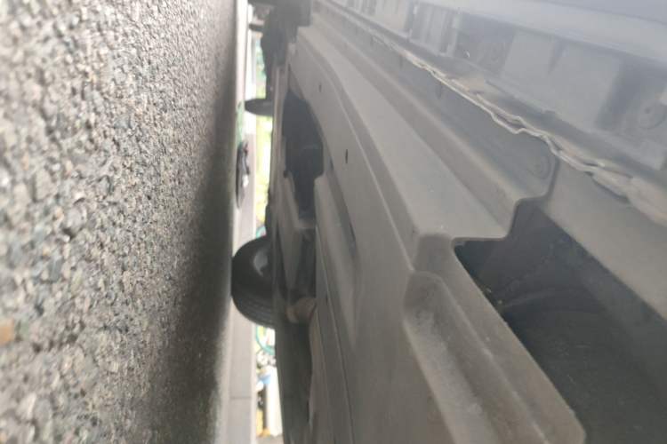 Used Land Rover Range Velar 2018 P300 R-DYNAMIC S Chassis Rear Left