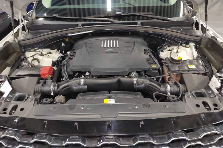 Used Land Rover Range Velar 2018 P380 S Engine Bay