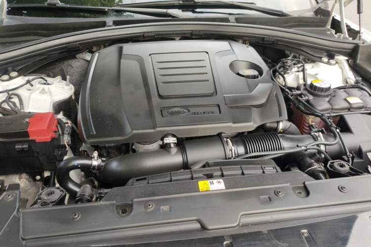 Used Land Rover Range Velar 2018 P300 R-DYNAMIC S Engine Bay