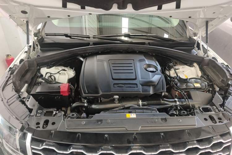 Used Land Rover Range Velar 2018 P250 S Engine Bay