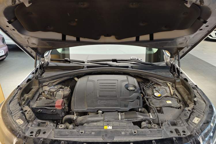 Used Land Rover Range Velar 2018 P250 S Engine Bay