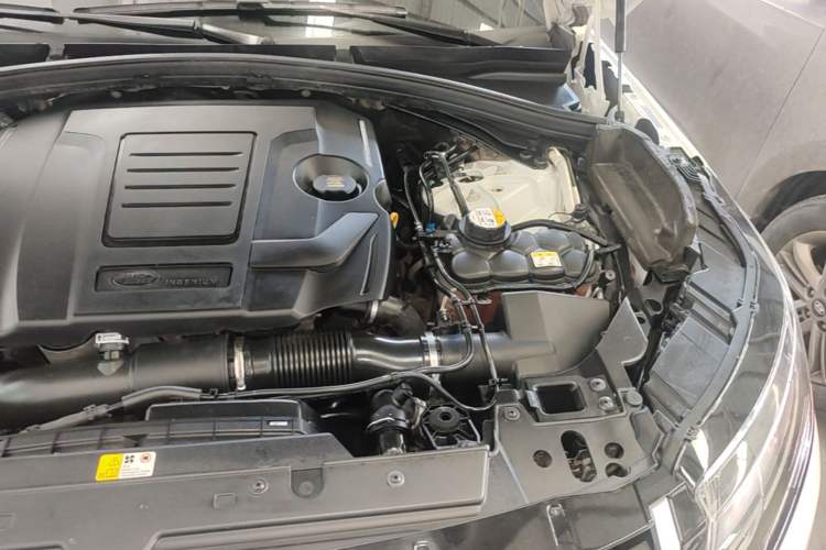 Used Land Rover Range Velar 2018 P250 S Engine Bay Left