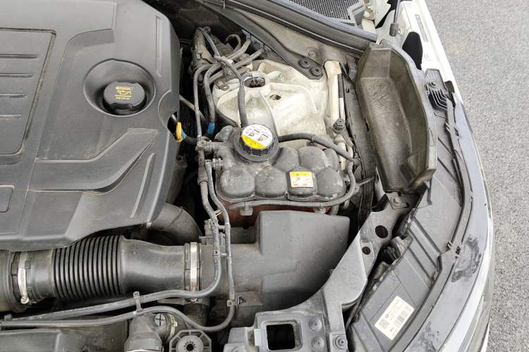 Used Land Rover Range Velar 2018 P300 S Engine Bay Left