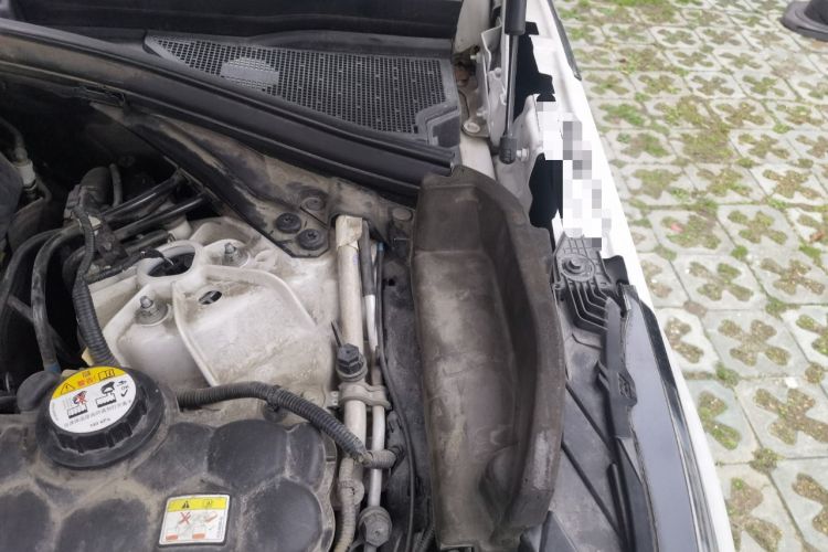 Used Land Rover Range Velar 2018 P300 S Engine Bay Left