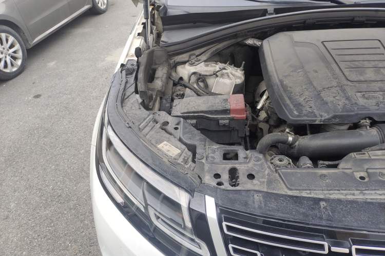 Used Land Rover Range Velar 2018 P300 S Engine Bay Right