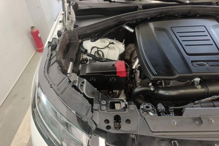 Used Land Rover Range Velar 2018 P250 S Engine Bay Right