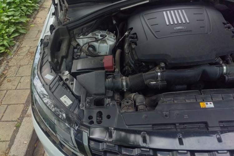 Used Land Rover Range Velar 2018 P380 R-DYNAMIC SE Engine Bay Right