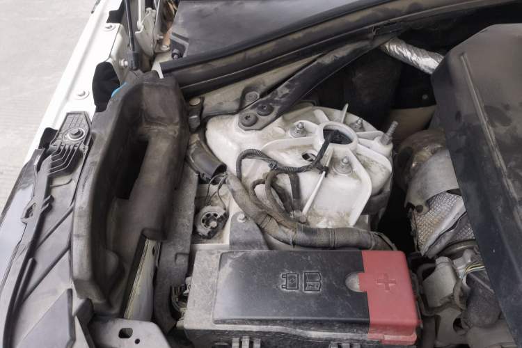 Used Land Rover Range Velar 2018 P300 S Engine Bay Right