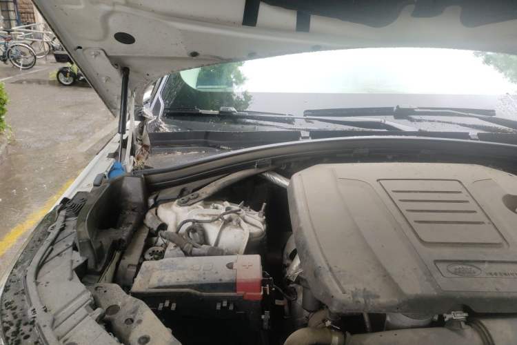 Used Land Rover Range Velar 2018 P250 S Engine Bay Right