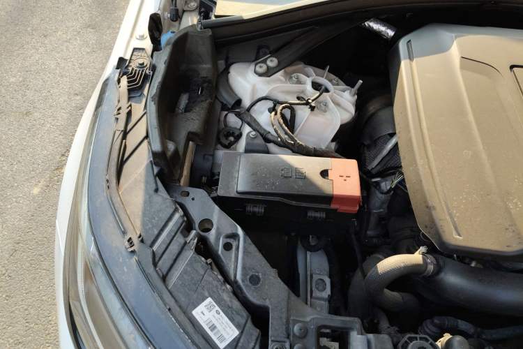 Used Land Rover Range Velar 2018 P250 S Engine Bay Right