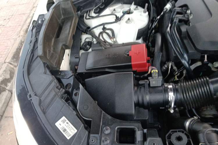 Used Land Rover Range Velar 2018 P380 S Engine Bay Right