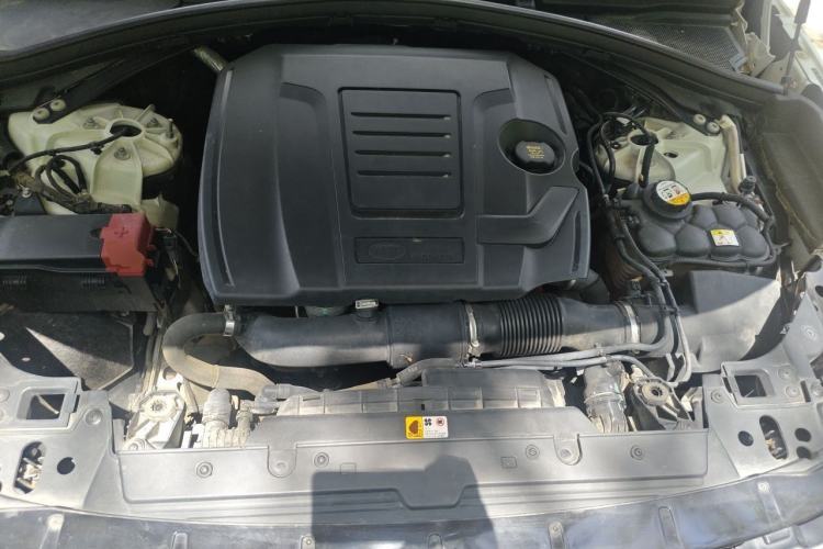 Used Land Rover Range Velar 2018 P250 S Engine Bay