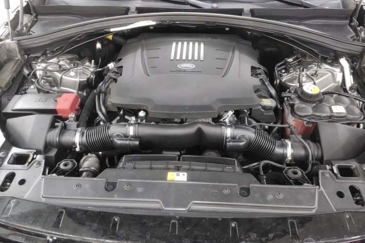 Used Land Rover Range Velar 2018 P380 R-DYNAMIC SE Engine Bay