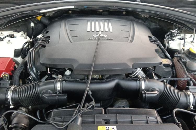 Used Land Rover Range Velar 2018 P380 S Engine Bay