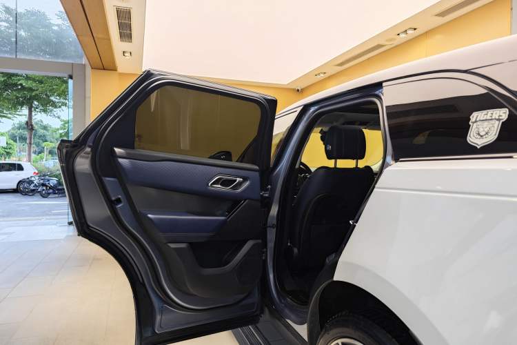 Used Land Rover Range Velar 2018 P250 S Exterior 6