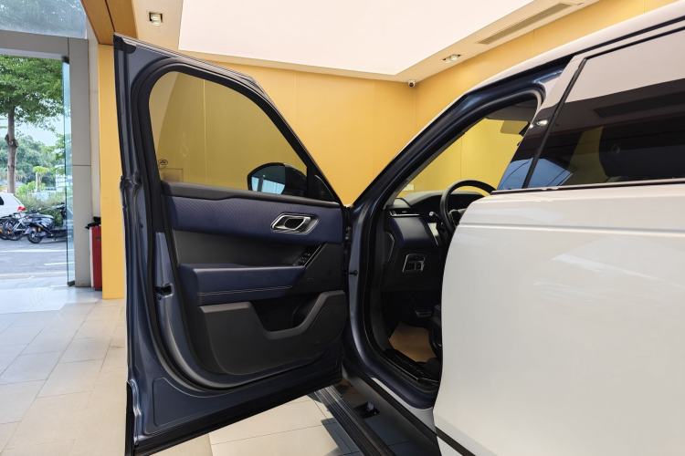Used Land Rover Range Velar 2018 P250 S Exterior 9
