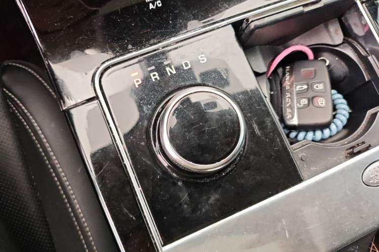 Used Land Rover Range Velar 2018 P250 S Gear Lever