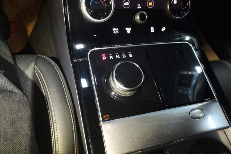 Used Land Rover Range Velar 2018 P300 S Gear Lever