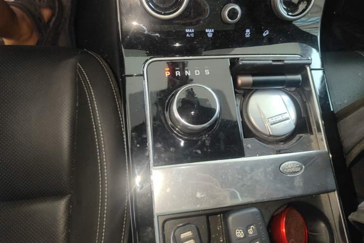 Used Land Rover Range Velar 2018 P380 R-DYNAMIC S Gear Lever