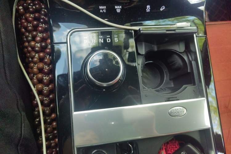 Used Land Rover Range Velar 2018 P380 R-DYNAMIC SE Gear Lever