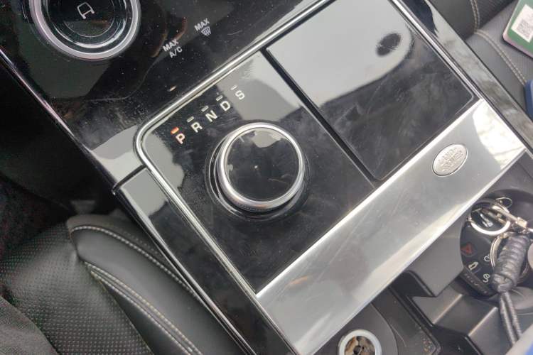 Used Land Rover Range Velar 2018 P250 S Gear Lever