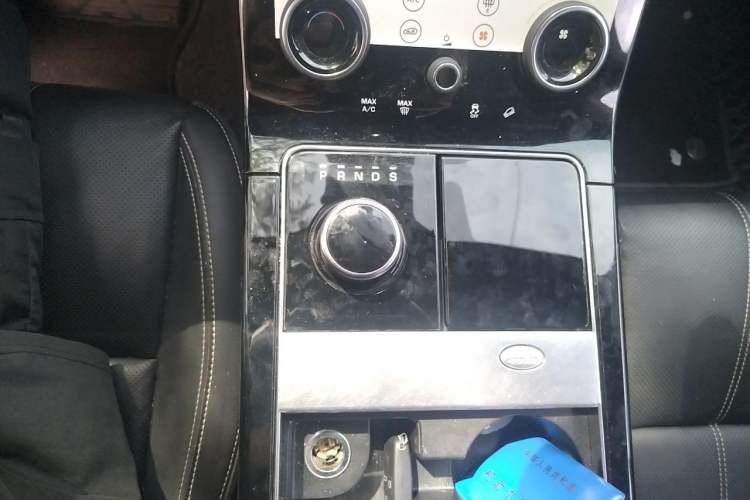 Used Land Rover Range Velar 2018 P250 S Gear Lever
