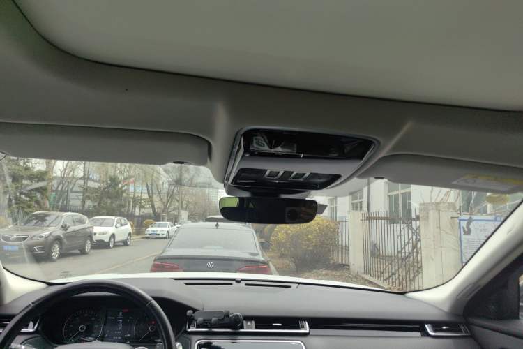 Used Land Rover Range Velar 2018 P250 S Headliner