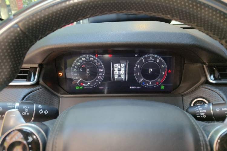 Used Land Rover Range Velar 2018 P380 R-DYNAMIC SE Instrument Cluster