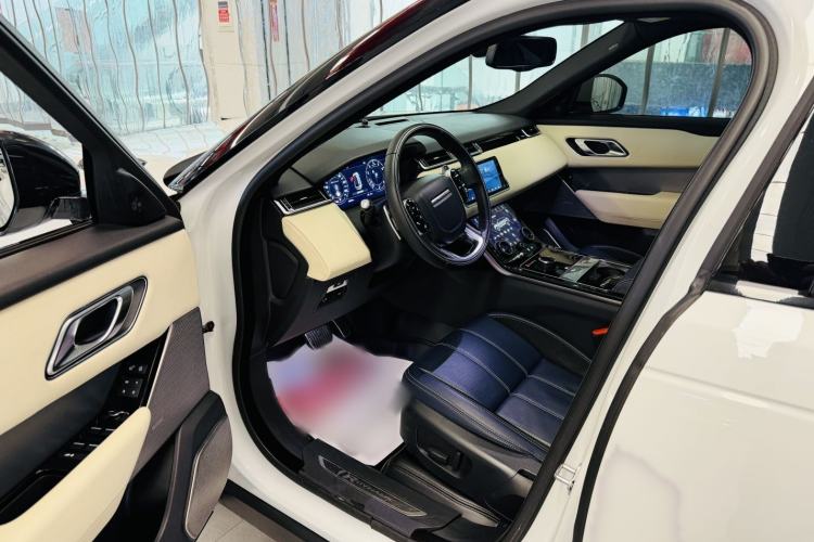 Used Land Rover Range Velar 2018 P380 R-DYNAMIC SE Interior 3