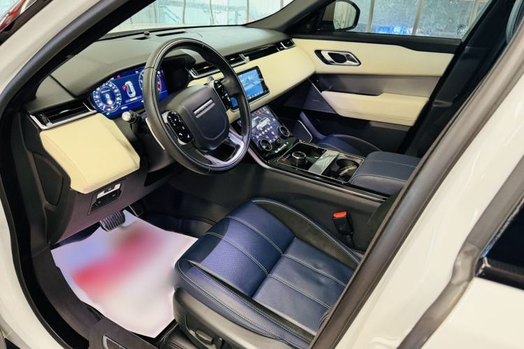 Used Land Rover Range Velar 2018 P380 R-DYNAMIC SE Interior 4