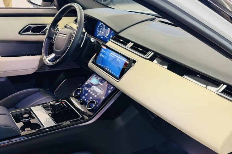 Used Land Rover Range Velar 2018 P380 R-DYNAMIC SE Interior 8