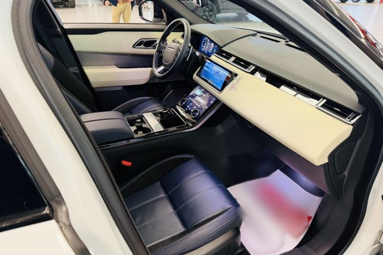 Used Land Rover Range Velar 2018 P380 R-DYNAMIC SE Interior 9