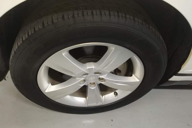 Used Land Rover Range Velar 2018 P300 S Left Front Wheel Hub