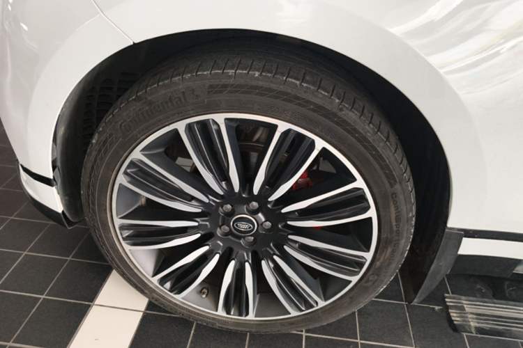 Used Land Rover Range Velar 2018 P250 S Left Front Wheel Hub
