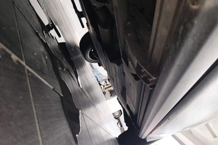 Used Land Rover Range Velar 2018 P250 S Left Side Sill