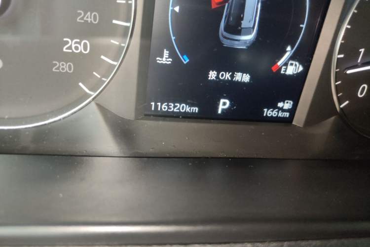 Used Land Rover Range Velar 2018 P300 R-DYNAMIC S Odometer Close Up