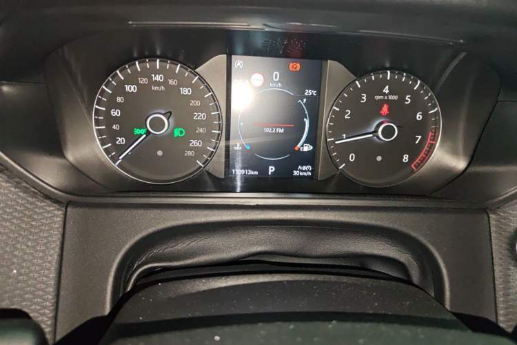 Used Land Rover Range Velar 2018 P250 S Odometer Close Up