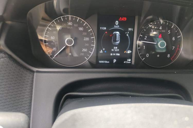 Used Land Rover Range Velar 2018 P250 S Odometer Close Up