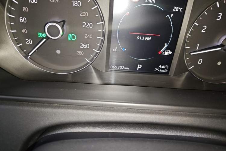 Used Land Rover Range Velar 2018 P250 S Odometer Close Up