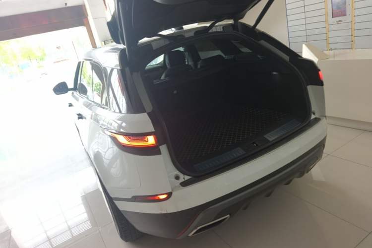 Used Land Rover Range Velar 2018 P300 R-DYNAMIC S Rear Left 45 Deg