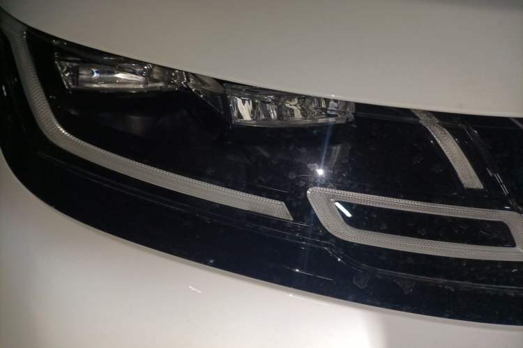 Used Land Rover Range Velar 2018 P250 S Right Front Headlight