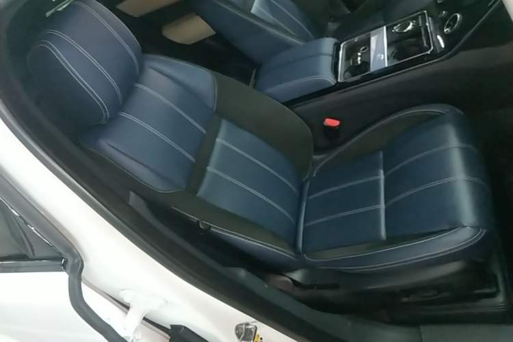 Used Land Rover Range Velar 2018 P380 R-DYNAMIC SE Right Front Seat